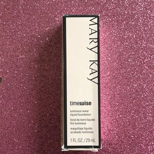 Timewise Luminous-wear foundation Ivory 2 Mary Kay